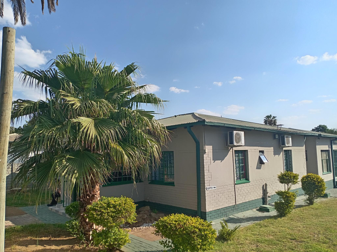 Exterior & Views 2, DE ELLAS BOUTIQUE LODGE, Capricorn