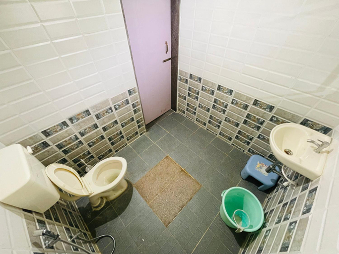 Bathroom 4, Rashi Z View Estate Stay, Chikmagalur