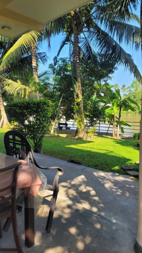 Food & Drinks 4, Pelli Riverine, Weligama