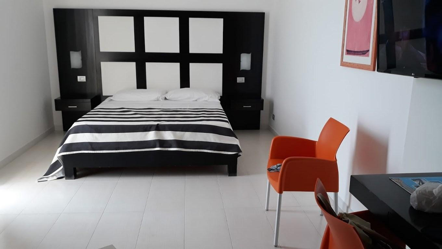 Bedroom 4, Hotel Admeto, Trapani