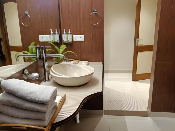 Bathroom 4, Hotel Polo Towers Shillong, East Khasi Hills