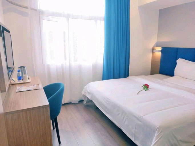 Bedroom 2, 7 Days Premium Shenzhen North Station Yicheng Center, Shenzhen