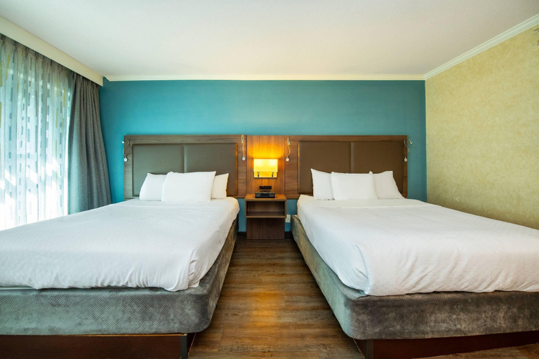 Bedroom 3, Grand Park Hotel & Suites Downtown Vancouver, an Ascend Collection Hotel, Greater Vancouver