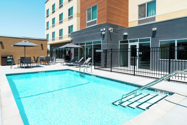 Sport & Beauty, Fairfield Inn & Suites Hanford, Kings