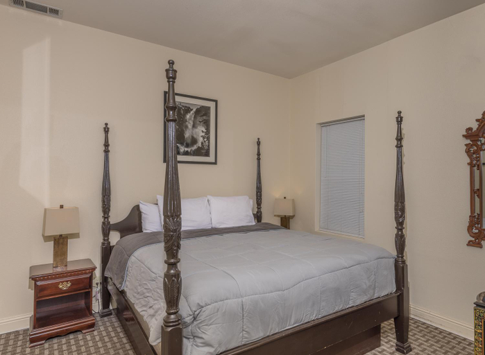 Bedroom 2, 5th Street Inn, Mariposa
