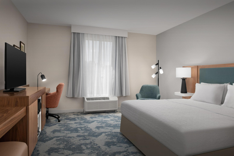 Bedroom 3, Hampton Inn & Suites Walterboro, Colleton