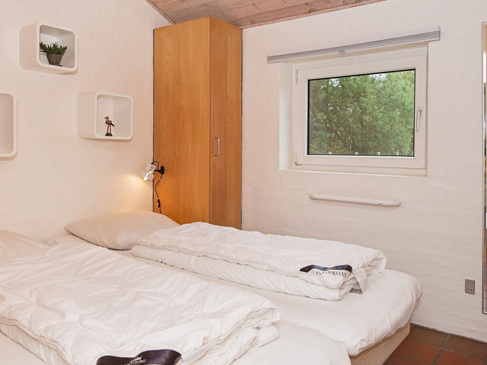 Bedroom 3, 4 Star Holiday Home in Blavand, Varde