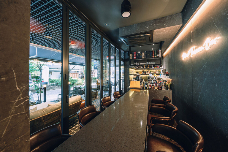 Food & Drinks 5, The Classic by Hotelone, Wanju