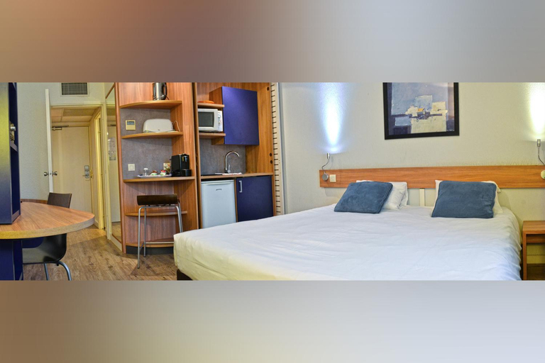Bedroom 4, Art Hotel Paris Est, Seine-Saint-Denis