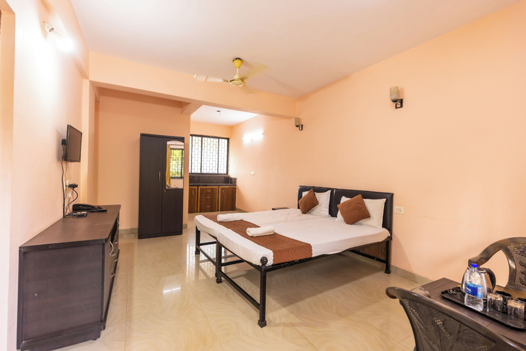 Bedroom 5, Colours fly Hotel, South Goa