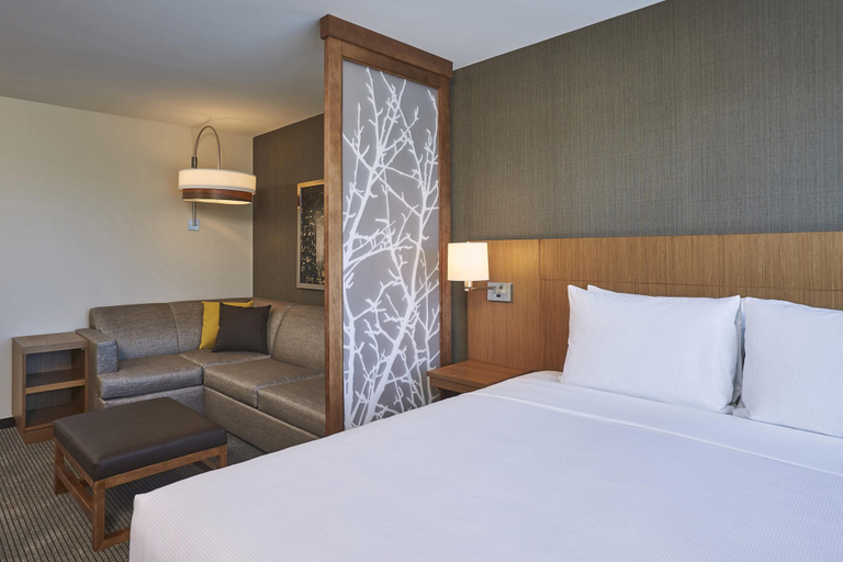 Bedroom 3, Hyatt Place Toronto/Mississauga Centre, Peel