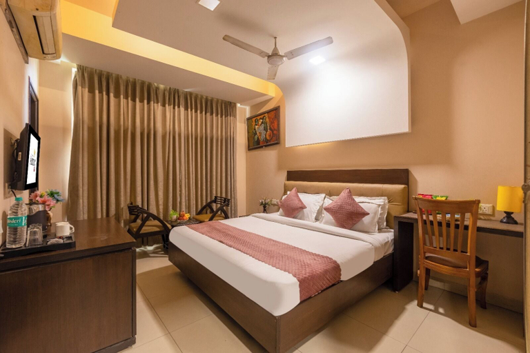 Bedroom 3, Hotel Admire Inn Sector-50 by ASPL, Gautam Buddha Nagar