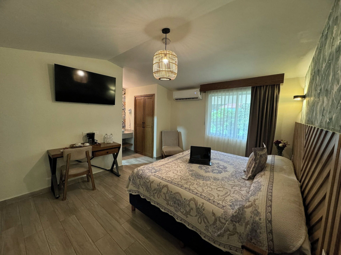 Bedroom 4, Hotel Isabel, Guadalajara