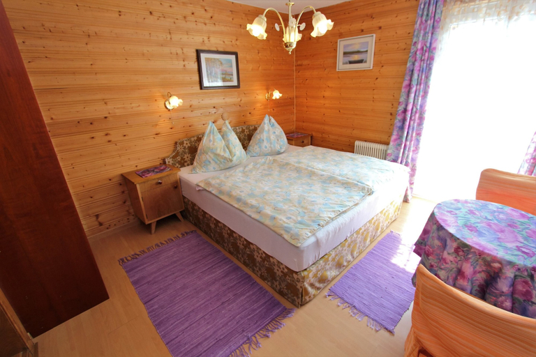 Bedroom 3, Cozy Apartment in Feld am See Near Ski Slopes, Villach Land