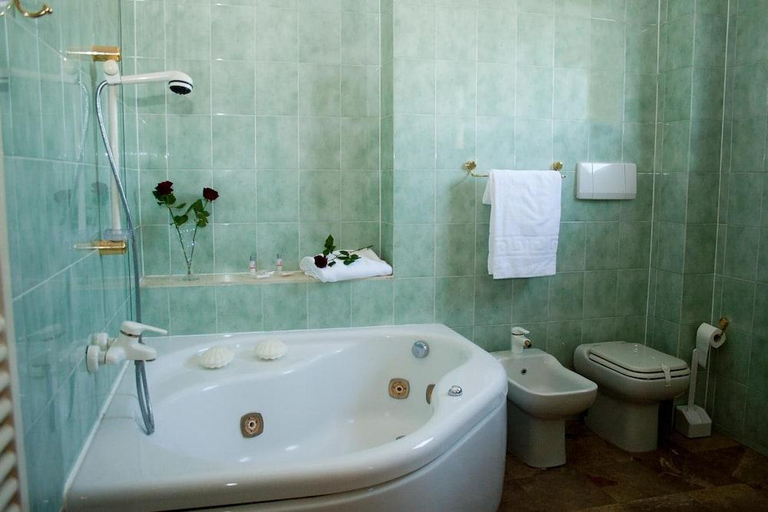Bathroom 5, Hotel Molino Rosso, Bologna