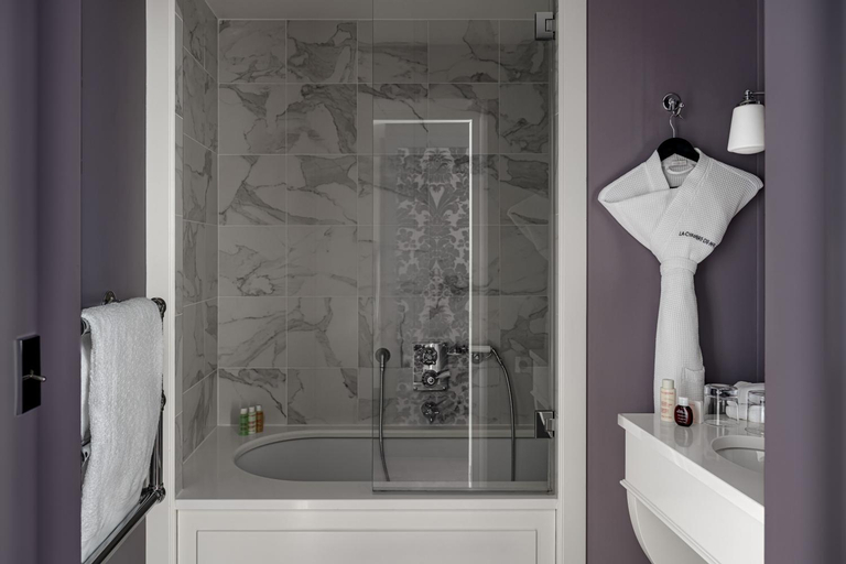 Bathroom 4, La Chambre Du Marais, Paris