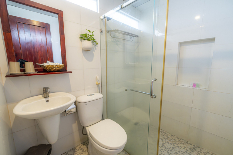 Bathroom 5, Thai Hoa Resort, Phan Thiết
