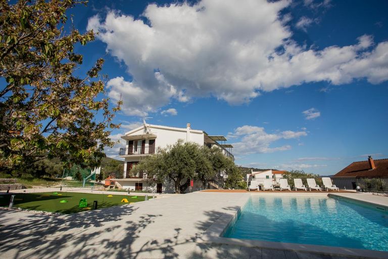 Others 4, Apartmani Maslina, Marina
