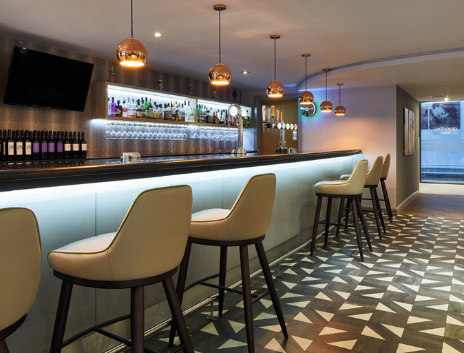 Food & Drinks 5, Leonardo London Heathrow Airport, London