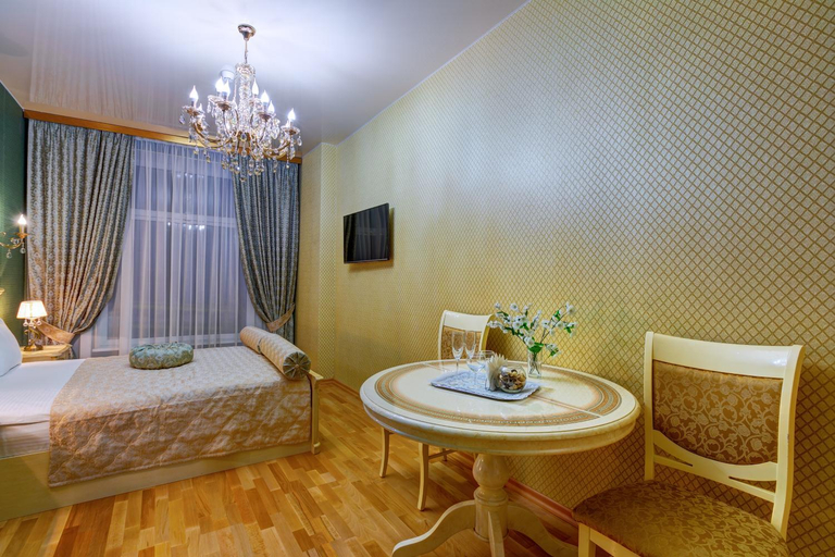 Others 4, Buta Hotel, South-Eastern