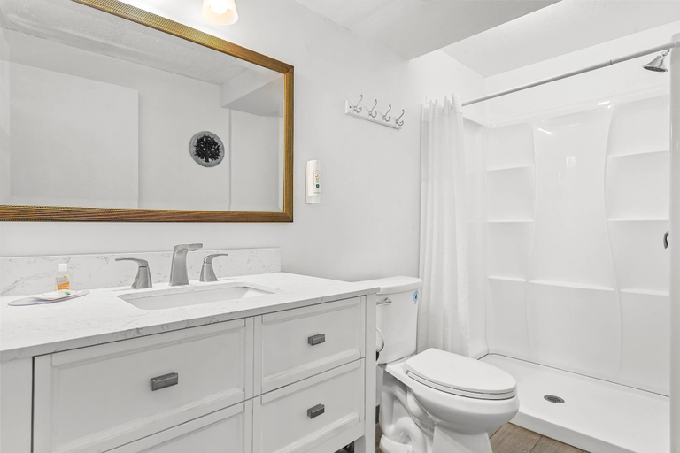 Bathroom 4, Quality Inn & Suites at Tropicana Field, Pinellas