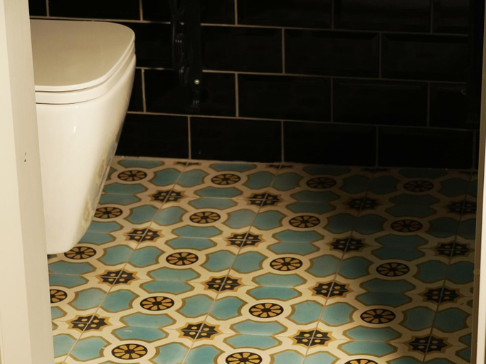 Bathroom 4, Tilas - Rooms in 19th Century Wooden Townhouse,Kadikoy, Kadıköy