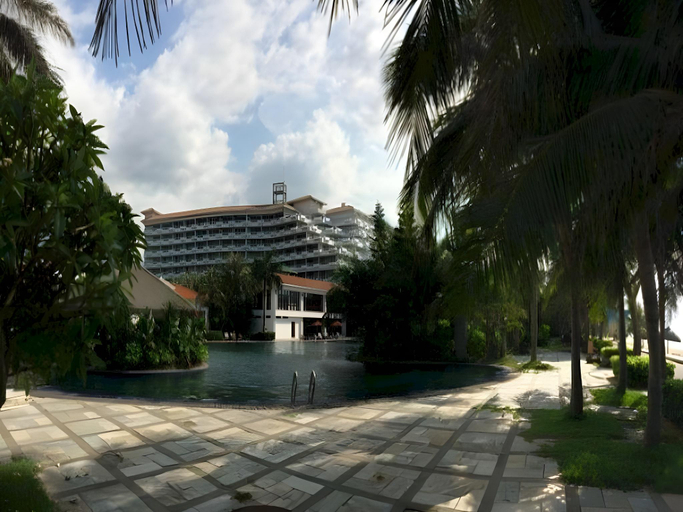 Exterior & Views