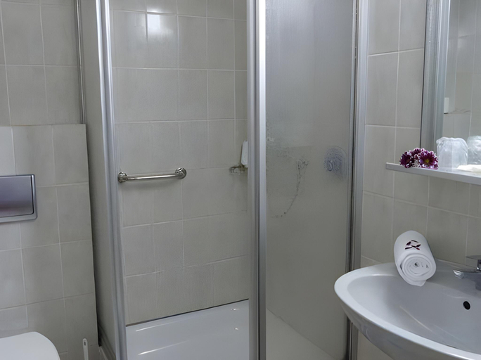 Bathroom 5, Coffee Fellows Hotel Siegburg West, Rhein-Sieg-Kreis