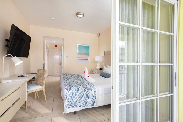 Bedroom 4, Bay Gardens Hotel