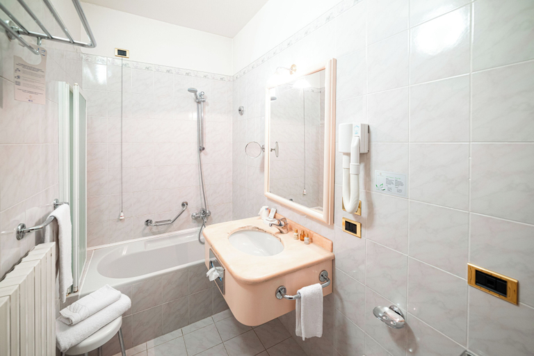 Bathroom 4, Phi Hotel dei Medaglioni, Reggio Nell'Emilia