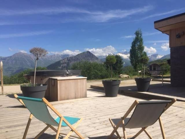 Others 4, La Principaute de Comborciere, Savoie