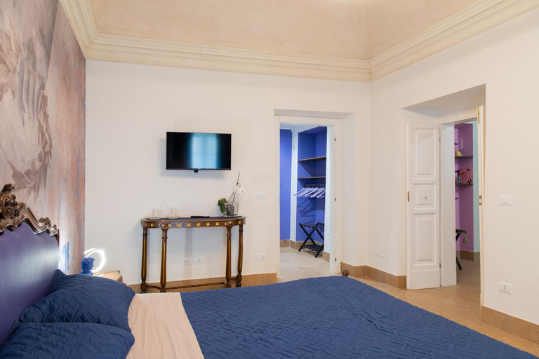 Bedroom 2, B&B Palazzetto Alfieri L'Aquila Centro Storico, L'Aquila