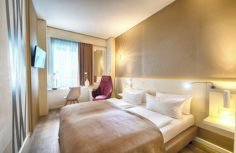 Bedroom 3, Leonardo Hotel Berlin Mitte, Berlin