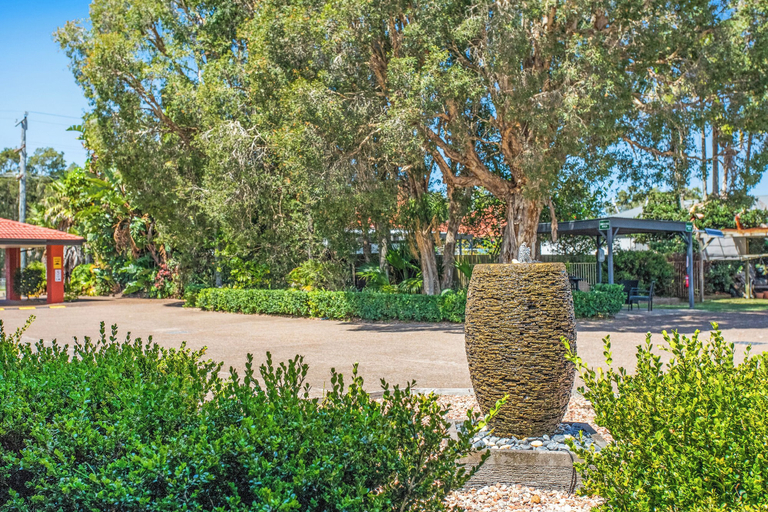 Others 5, Lake Macquarie Motor Inn, Lake Macquarie - East