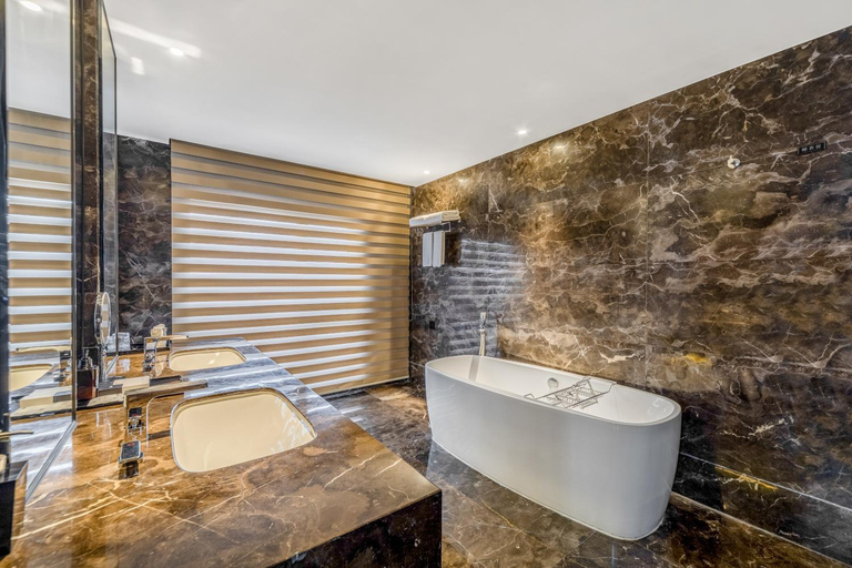 Bathroom 3, Zhonghao International Hotel, Shenzhen