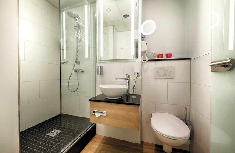 Bathroom 5, Leonardo Hotel Munich City North, München
