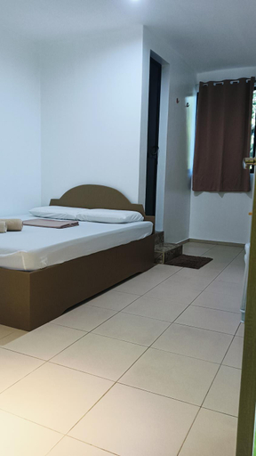 Bedroom 4, Alona Guest House, Panglao