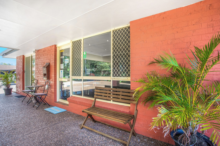 Others 5, Lake Macquarie Motor Inn, Lake Macquarie - East