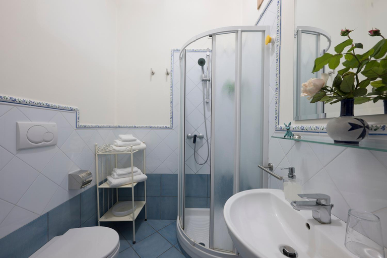 Bathroom 5, Dint' a Torre Bed & Breakfast, Salerno