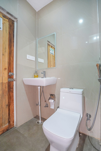 Bathroom 5, Deva's Retreat, Chamoli