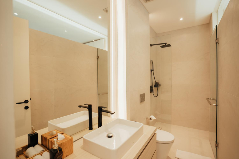 Bathroom 2, The Oasis Smart Villa, Badung