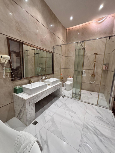 Bathroom 3, Hanamitsu Hotel & Spa, Saipan