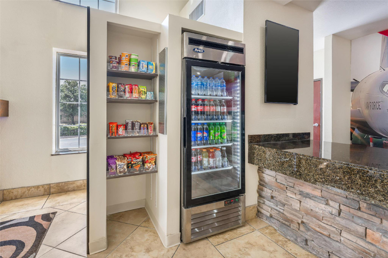 Food & Drinks 4, Best Western Plus Eastgate Inn & Suites, Sedgwick