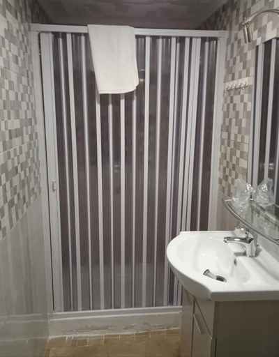Bathroom 3, B&B Nonno Pino, Cosenza