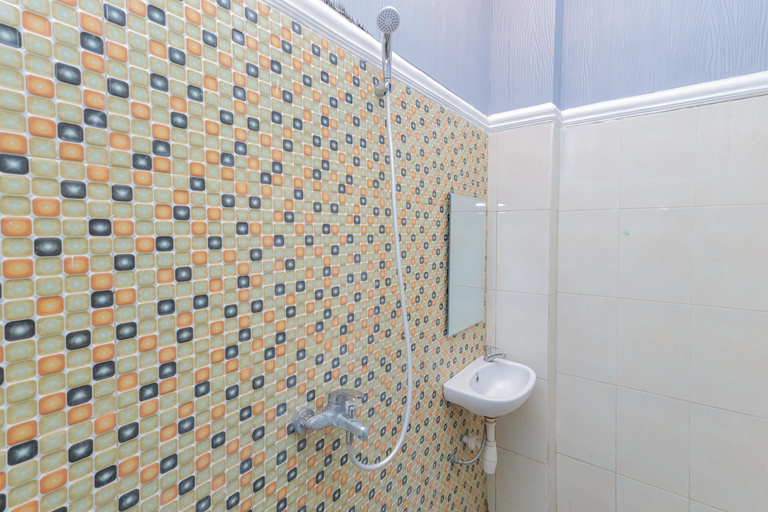 bathroom 4