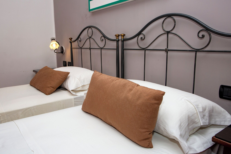 Bedroom 3, Hotel Neapolis, Napoli