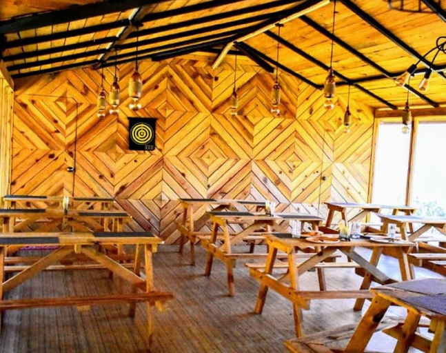 Food & Drinks, Chirpingi Birdz Resort, Nainital