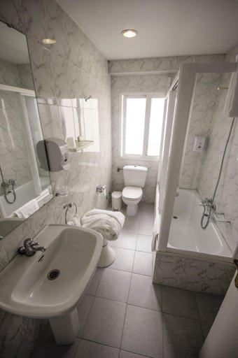 Bathroom 4, Hotel Vigo Plaza, Pontevedra