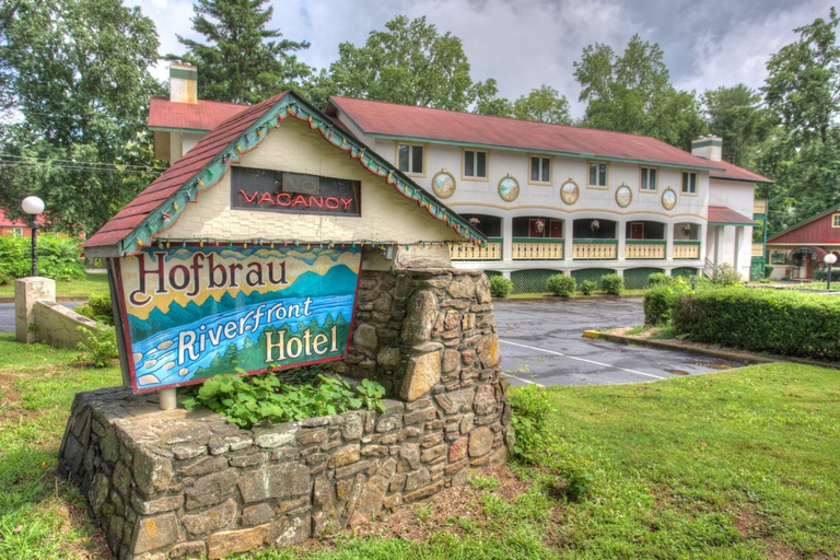 Others 4, Hofbrau Riverfront Hotel, White