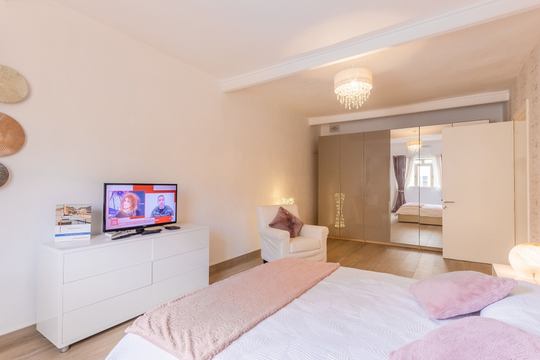 Room 2, Magnificent Sea View Penthouse Cospicua
